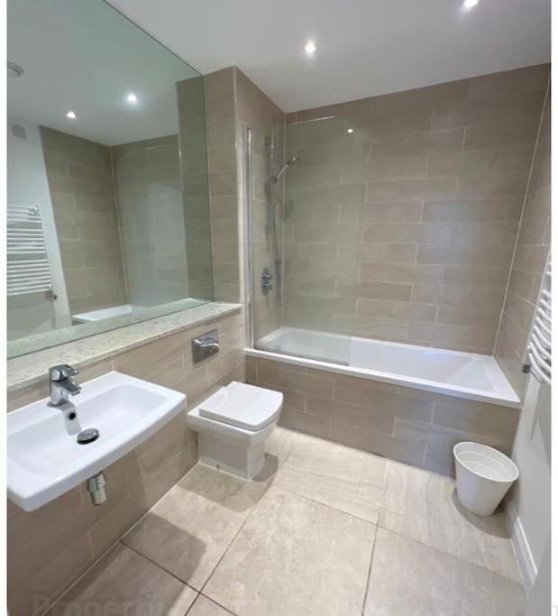 Ormeau Road Stylish Double Bedroom Luxury Apartment Belfast Bagian luar foto